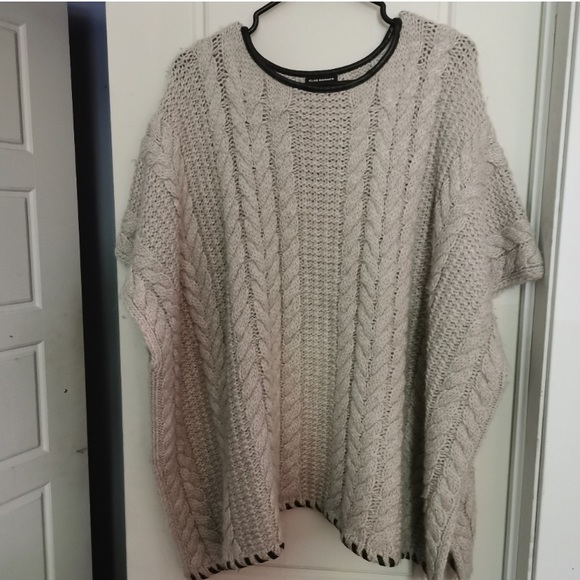 Club Monaco Wool Poncho - Picture 4 of 5